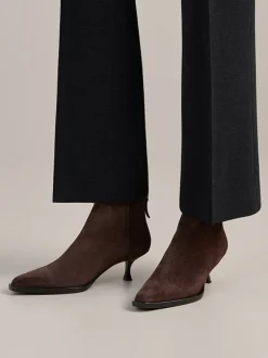 Dillon Boot in Walnut Suede