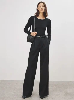 Elinio Sweater in Black