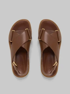 Leather Fusbett Sandal In Gold/Brown